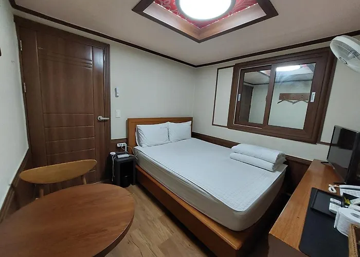 Prince Motel Отель Пусан